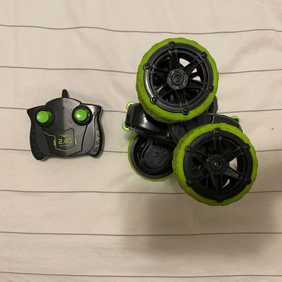 RC Stunt car - Picture 5 of 6